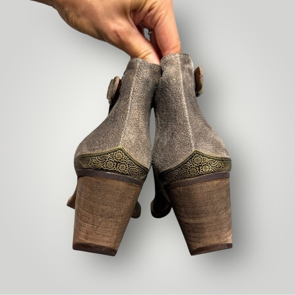 Jeffrey Campbell Maverick Suede Booties Sz 9 - Picture 10 of 10